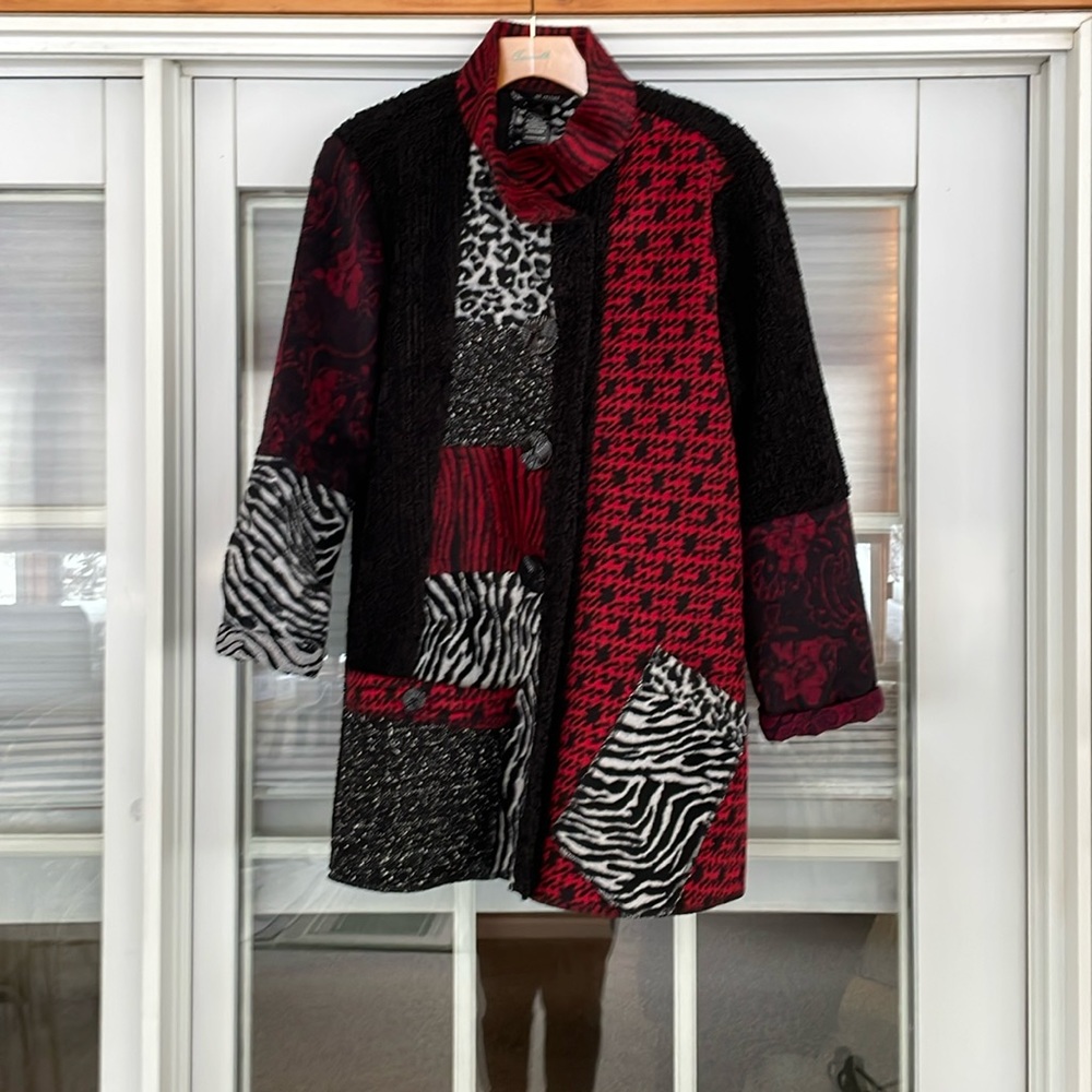 Ali Miles Art Inspired Coat. Size M. NWOT